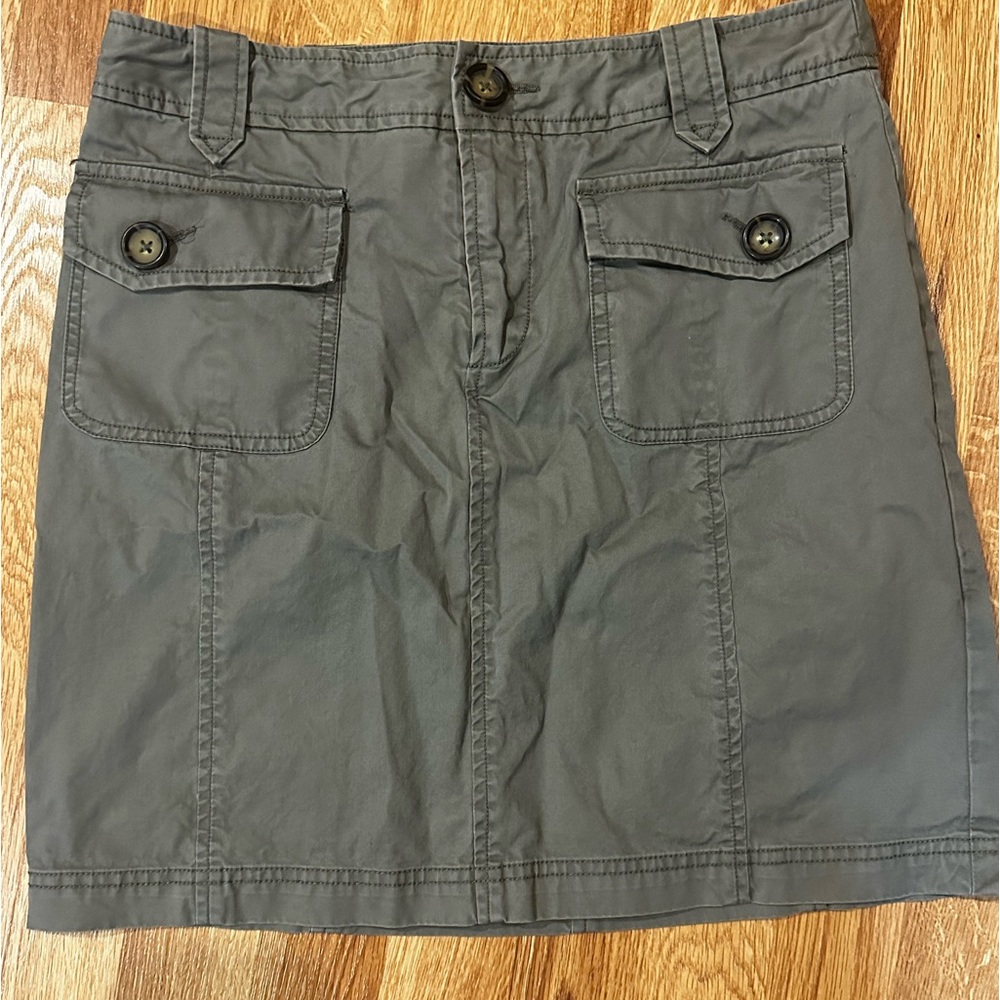Banana Republic chino khaki Olive Green Cargo Pocket Mini Skirt size 4